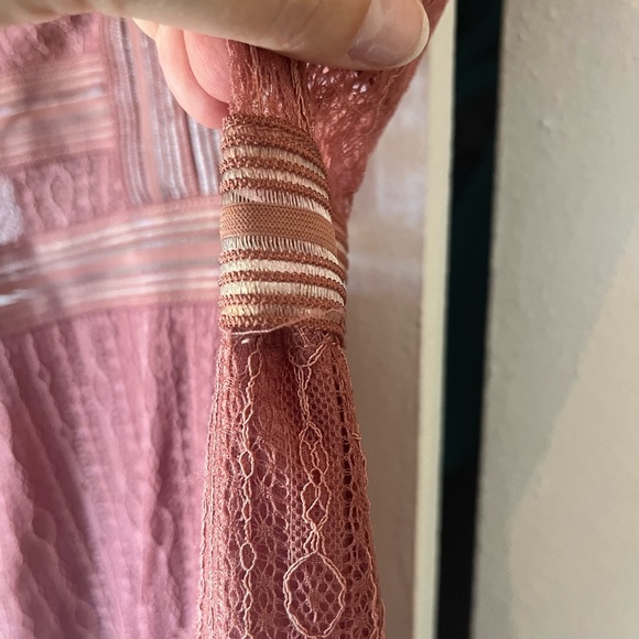 Lace Australian dress - Picture 5 of 6